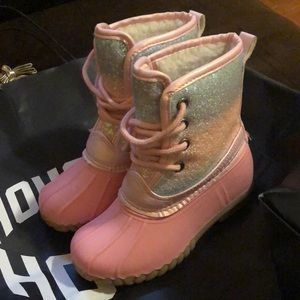 Cute girly snow boots size 11  they are used